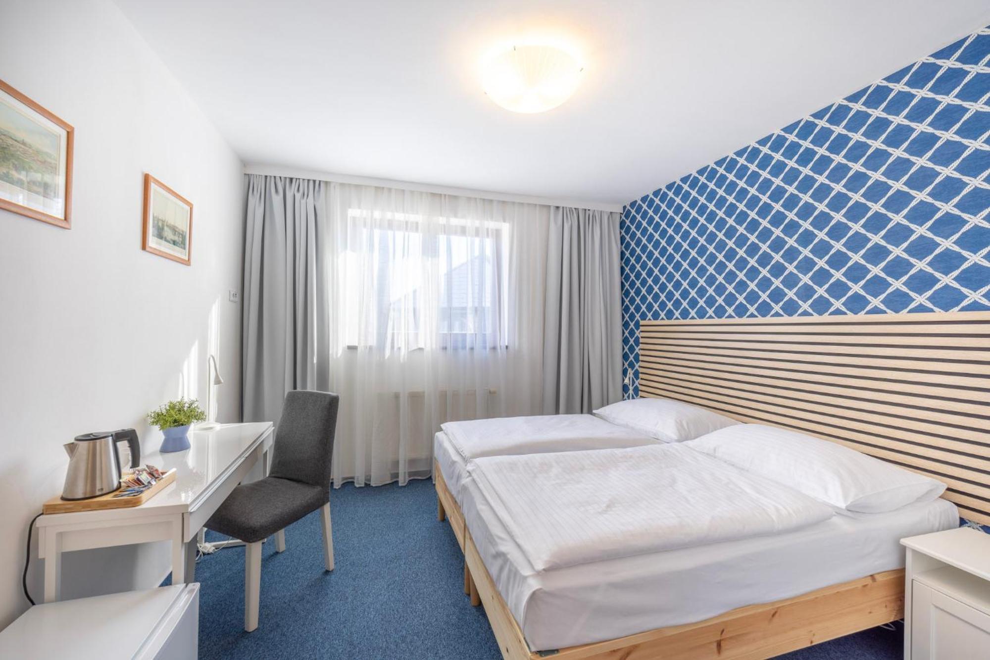 Marina Vltava Hotel Nelahozeves Buitenkant foto