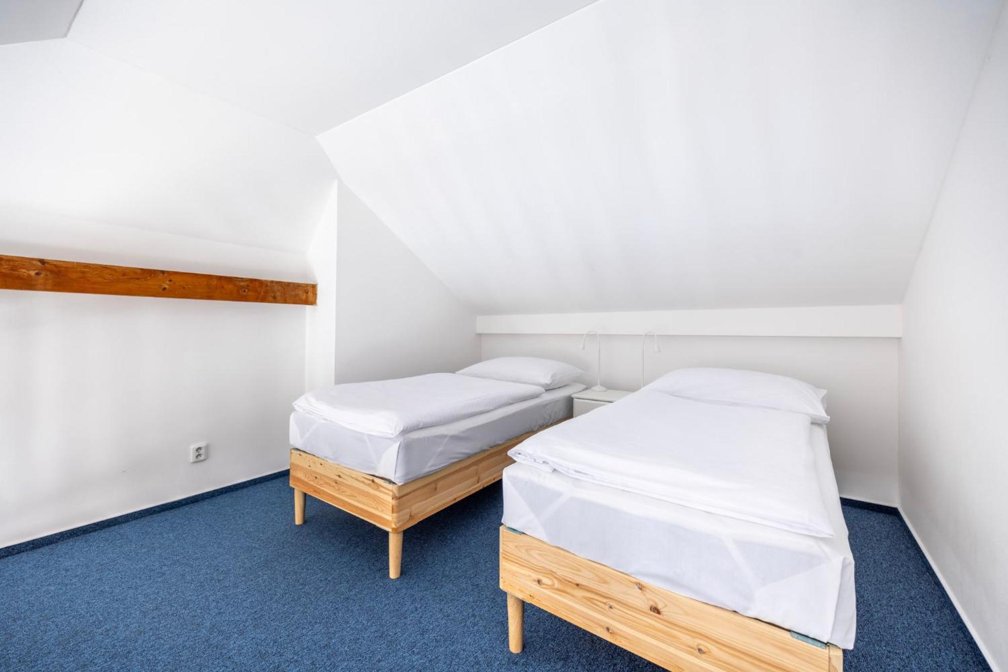 Marina Vltava Hotel Nelahozeves Buitenkant foto