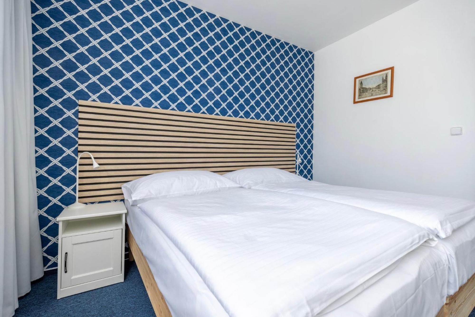 Marina Vltava Hotel Nelahozeves Buitenkant foto